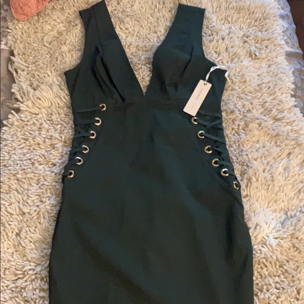 Beautiful Olive Green  bodycon midi dress.